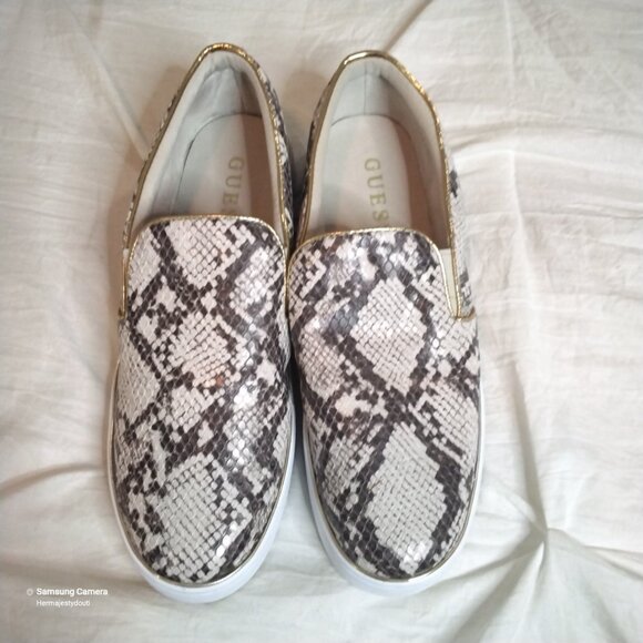 Guess Faux Snakeskin Slip-On Sneakers WOMENS Shoe Gold Trim Tan Brown GUC 8.5M - Picture 6 of 15